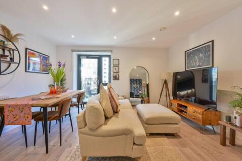 London, SW18 - property photo