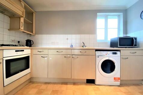 Hubbards Close, Hillingdon, UB8 photo 3