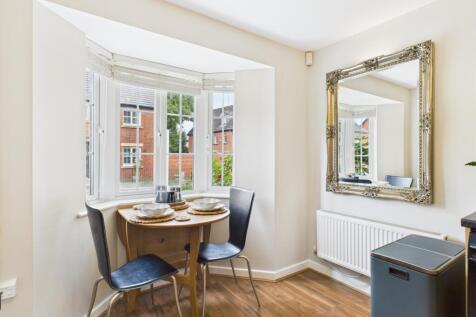 CAM03729G0-PR0097-STILL015