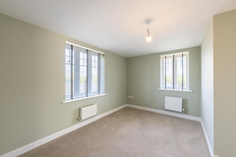 Great Hall Drive, Bury St Edmunds, Suffolk photo 4