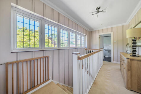 1286061-85-682c52...