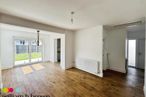 Beatrice Road, WALTON ON THE NAZE photo 4