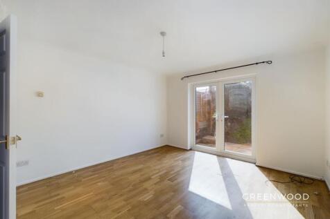 Chiltern Close, Colchester, Essex photo 4
