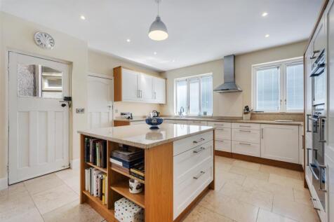 1 Lansdowne - Kitchen 1.jpg