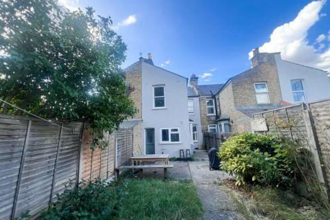 Madeira Rd E11