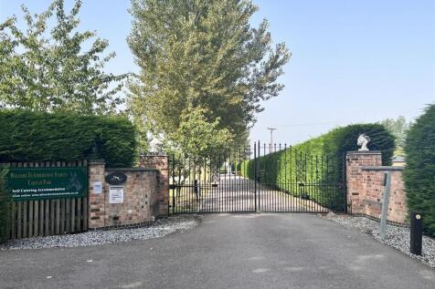 1 Atherstone Stables Gates.jpg