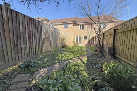 Bramble Close 11 - Rear.jpg