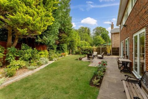 house-great-ellshams-banstead-105a.jpg
