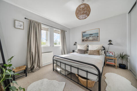 1348331-12-68b9a9...