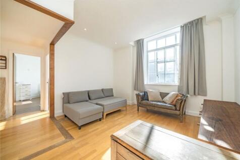 2-bed flat on South Block, London, £3,000/mo