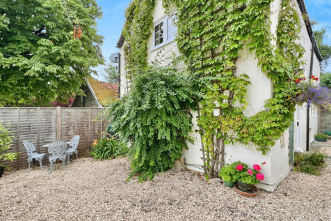 a0ef3f7d-exterior 20front