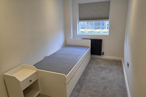 2nd bedroom