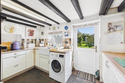Kitchen: