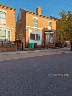 3-bed semi-detached on Pym Street, Nottingham, NG3, £1,200/mo