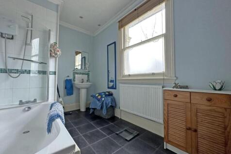 Bathroom.jpg