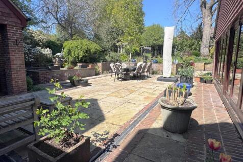 Patio 1.JPG