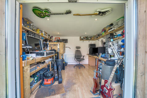 1311258106853126323d89