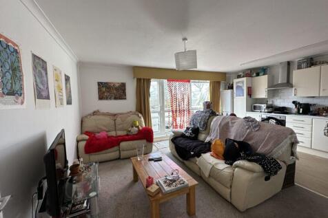 Willow Bank Court - Fallowfield - £185 PPPW photo 2