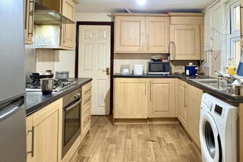 21, Thorpe Road London, E6 2HS