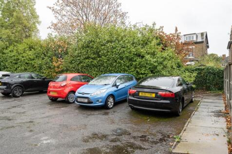 Forest Road, E11