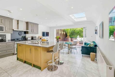 London, SW6 - property photo