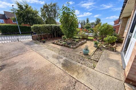 Front Garden.jpg