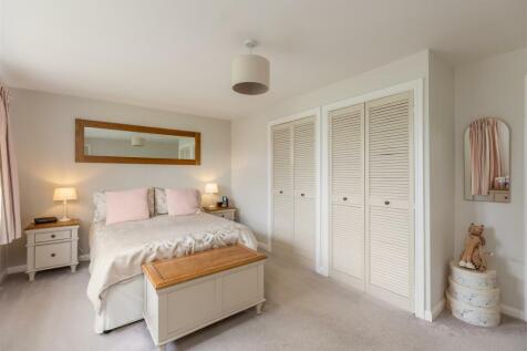 Pasture Lodge Bedroom 1-2.jpg