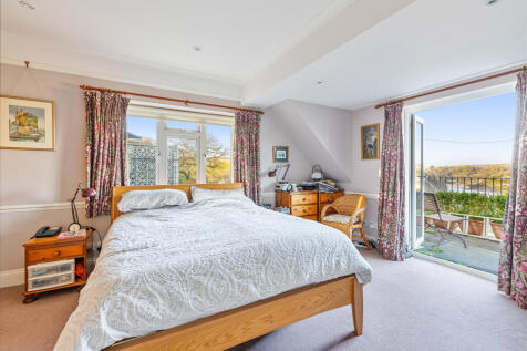 A17 - Noss Mayo, Stoke Road, Westonhay - 251210