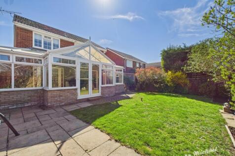 CAM03218G0-PR0592-STILL021