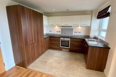 4 Whitewater Apartments Kitchen