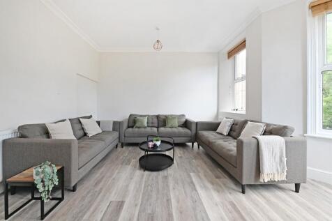 Studio house on 120 Whitham Road, Broomhill, S10, £3,852/mo