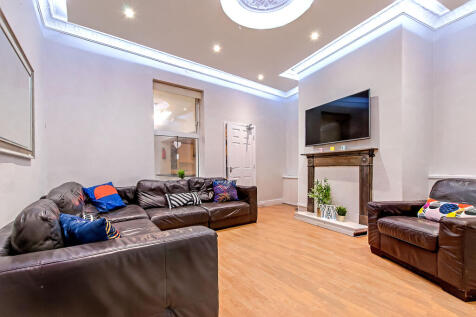 9-bed terraced on 6 Chester Crescent , Sandyford, £5,382/mo