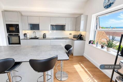 Fully Equipped Kitchen (Includes Dishwasher)