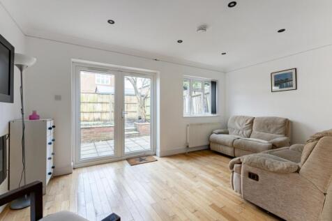 102876_10-Hutton-...