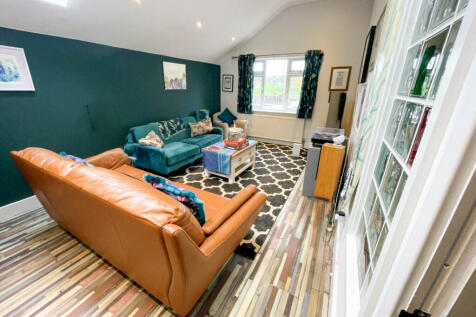 Den/Bedroom 5