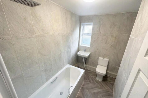 South View, Stanningley photo 4