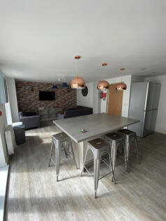 8 Bed Apartment