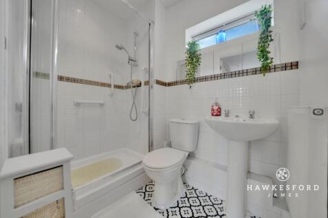 Monarch Drive, Sittingbourne - Shower room