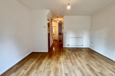 Stonehouse Drive, Salford, Greater Manchester, M7 photo 4