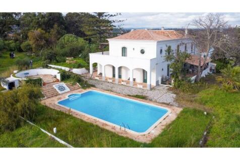 Farm located in a Historic and Sustainable Refuge in Fuseta