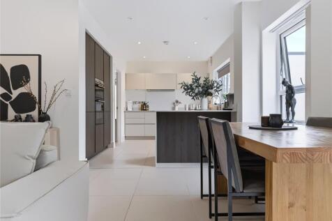 Kitchen/Dining