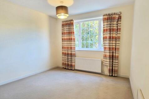 72 Sturges Road, Wokingham, Berkshire photo 4