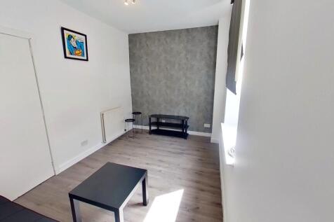 Lounge (View 2)