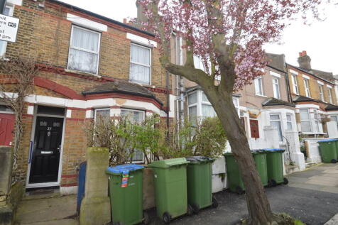 London, SE18 - property photo