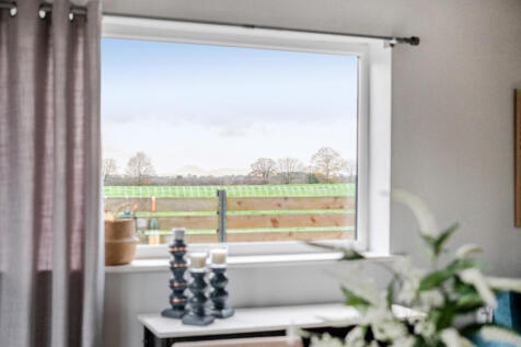 -69300422c6aff-l-1384861-18-692f1577256cb