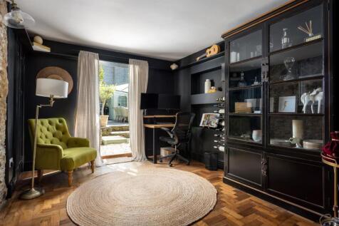 21 - Church Cottage - GL7 5HX - Web.jpg