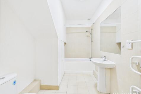 CAM02796G0-PR0475...