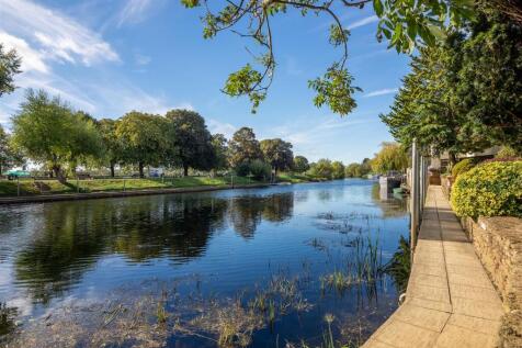 3 Waters Edge-31.jpg