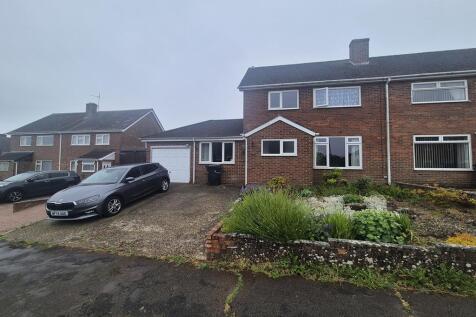 5 Bedroom semi detached house for Sale