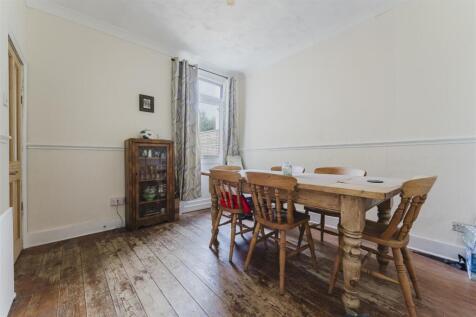 234 Greenford Ave Dining.jpg